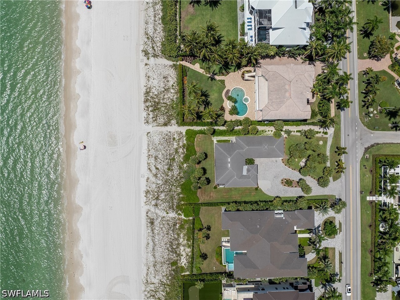 10173 Gulf Shore Dr Naples, FL 34108 | MLS 226024930