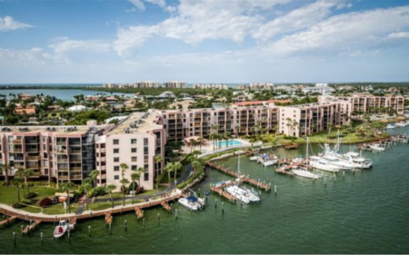 Riverside Club Puts You on the Water at a Smart Price 