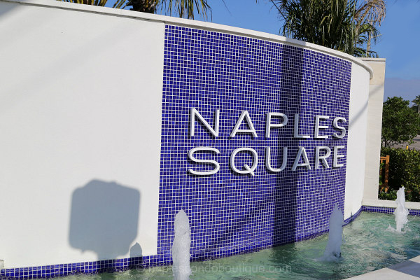 naples square sign